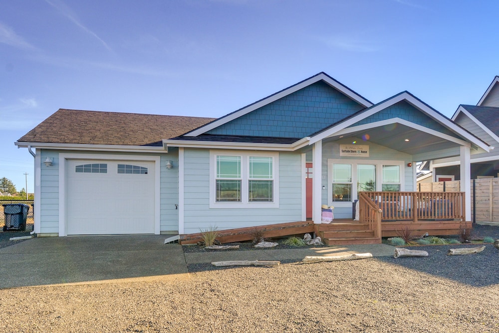 Pet-friendly Retreat w/ Fenced Yard, Walk to Beach view 5