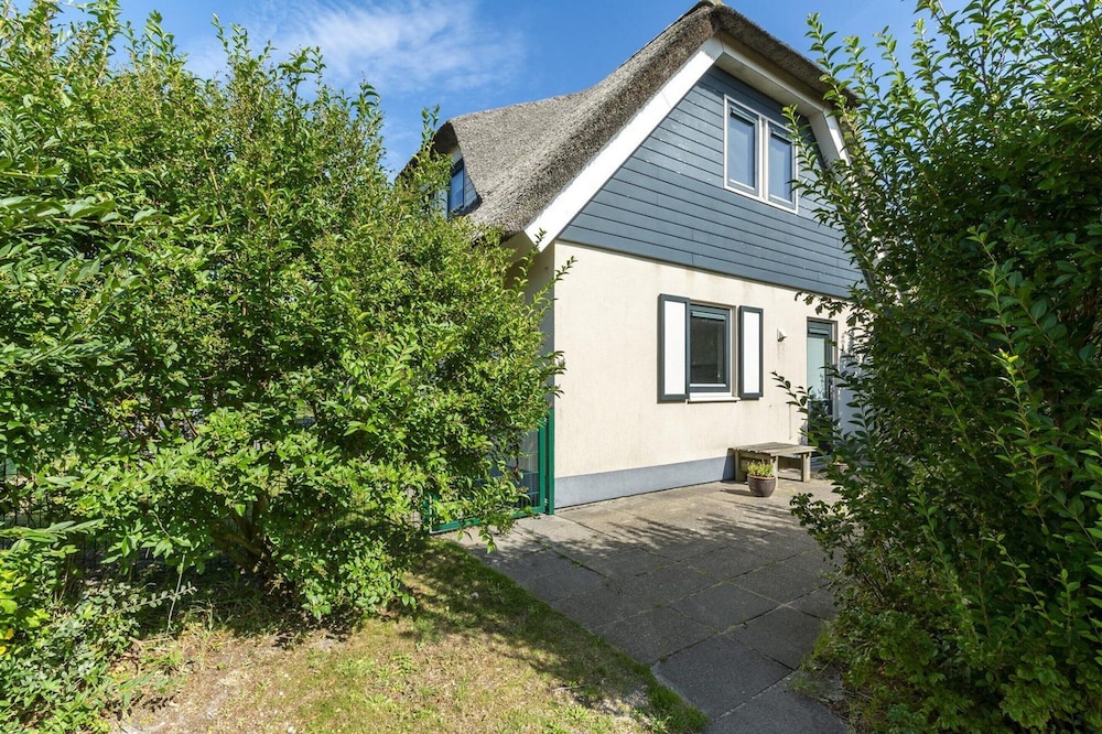 Atmospheric Detached Villa Near Beach