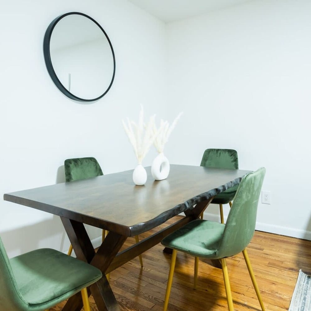 49-4a Prime Midtown Newly 2BR WD
