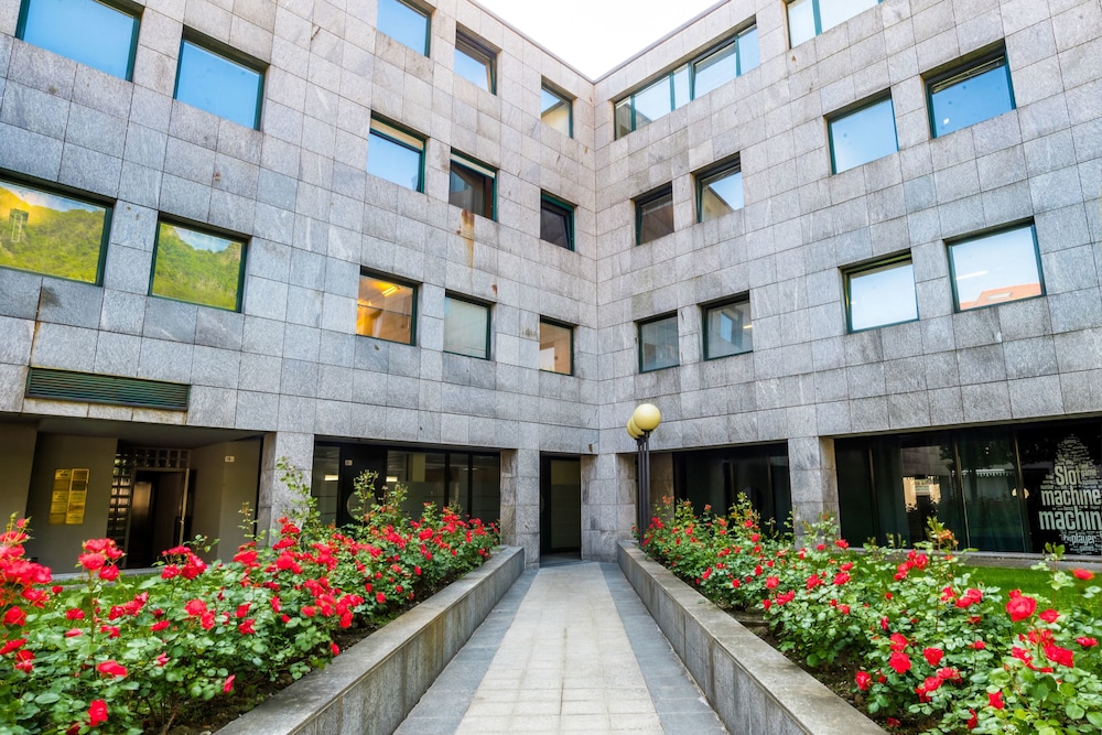 Victoria Hotels Royal Garden