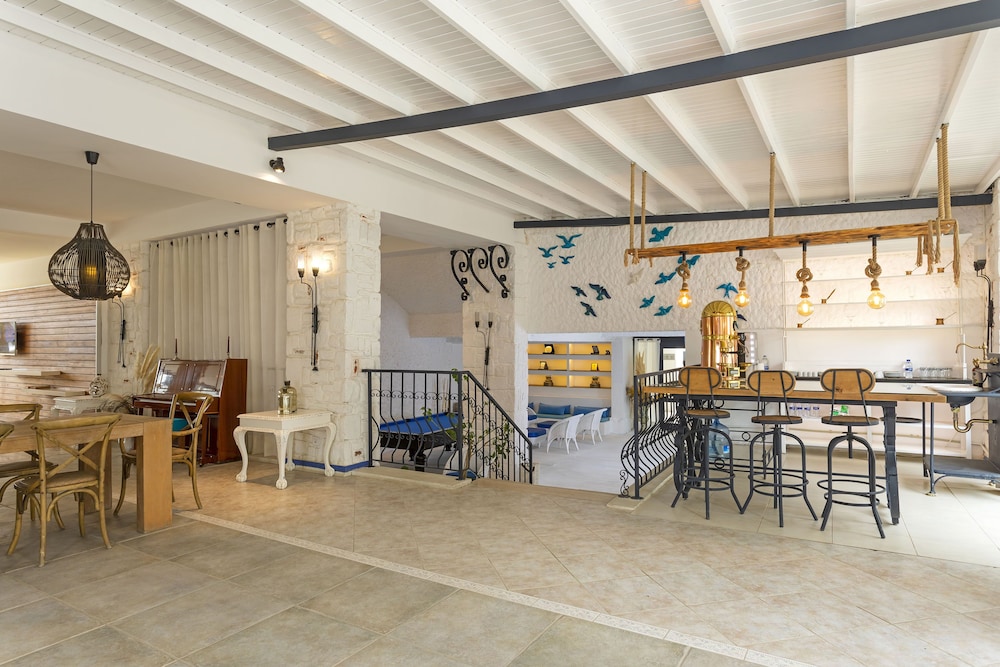 Charm Beach Hotel - All Inclusive