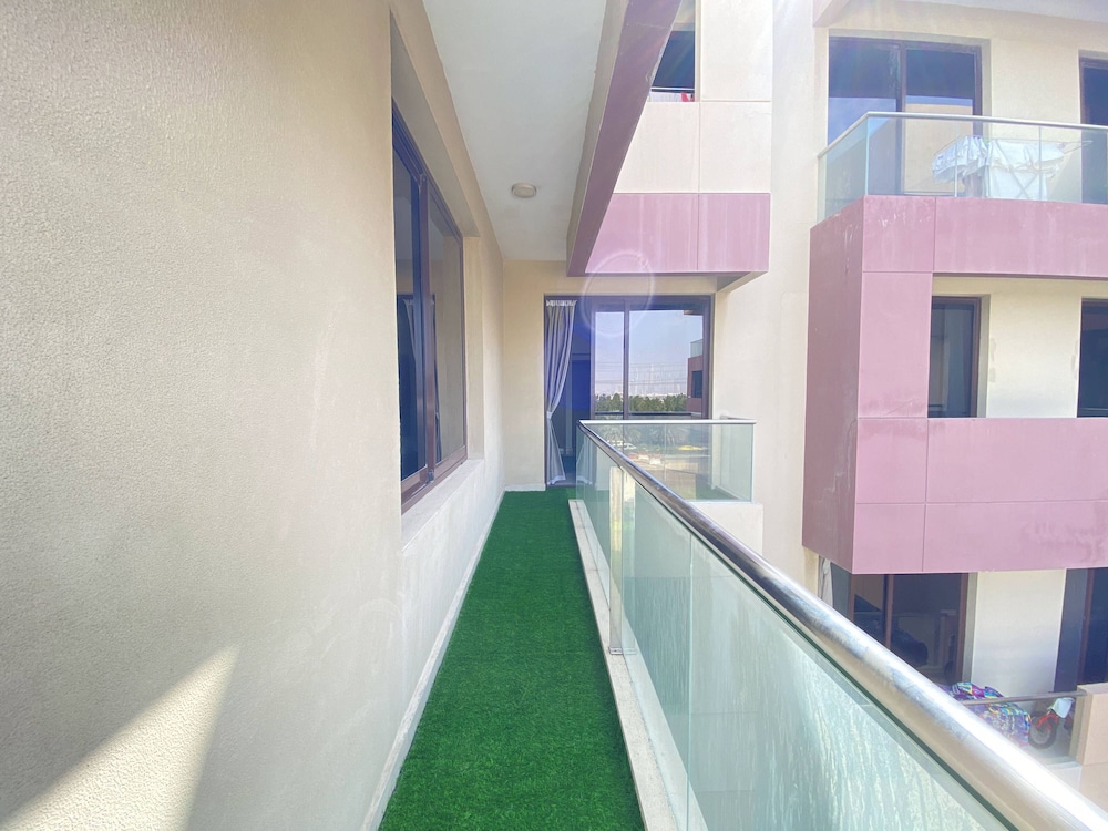Lux BnB 1BD JVC