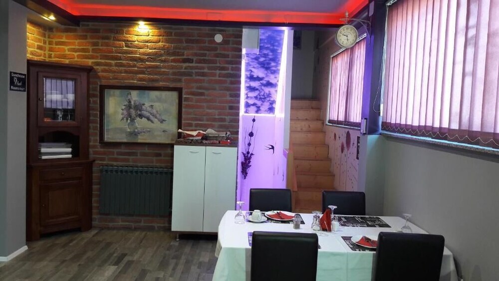 IN Club Hostel