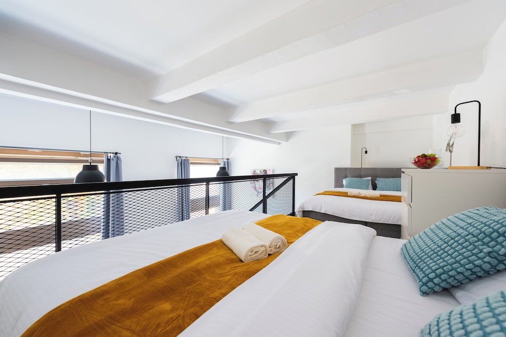 Apart loft hotel in Karlin
