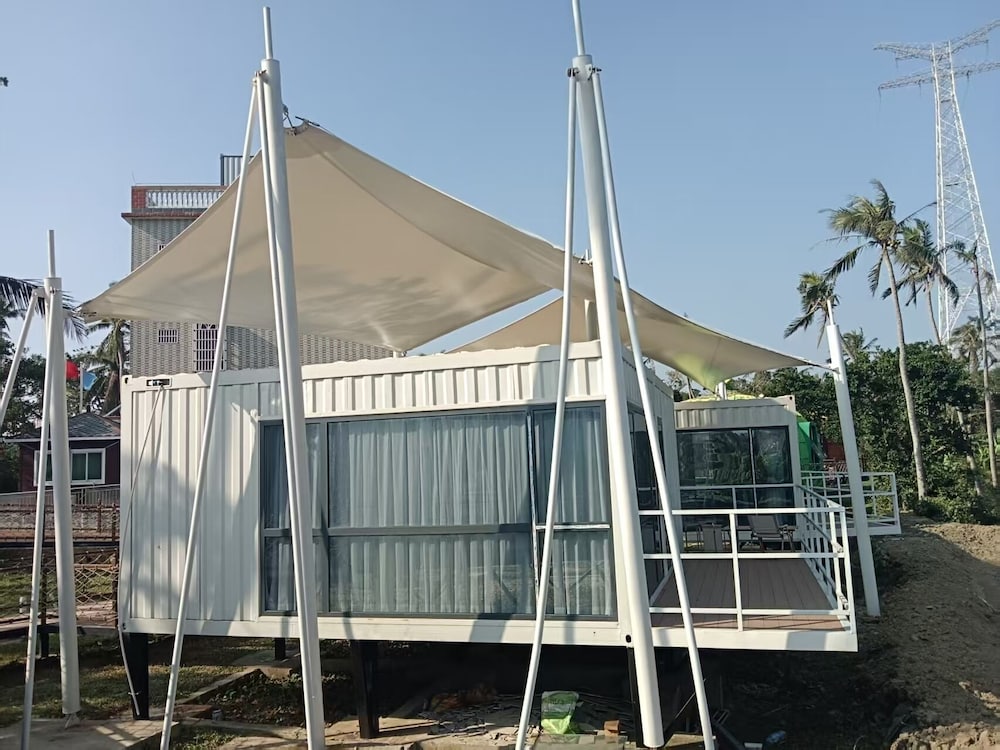 Unicorn Rocket Resort