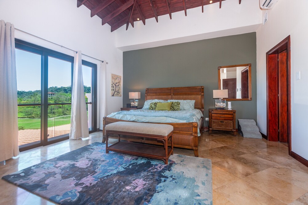 Pristine Bay 1005- Villa Loce 4 Bedroom Home