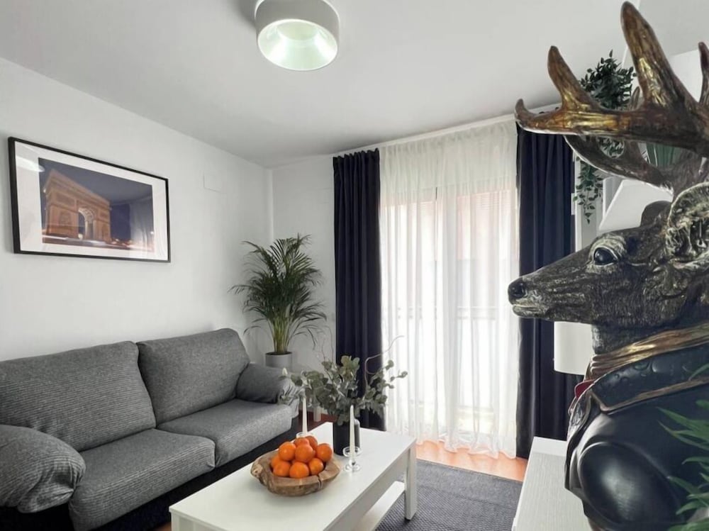 Valencia Oasis Retreat - 2 Bedroom Apartment