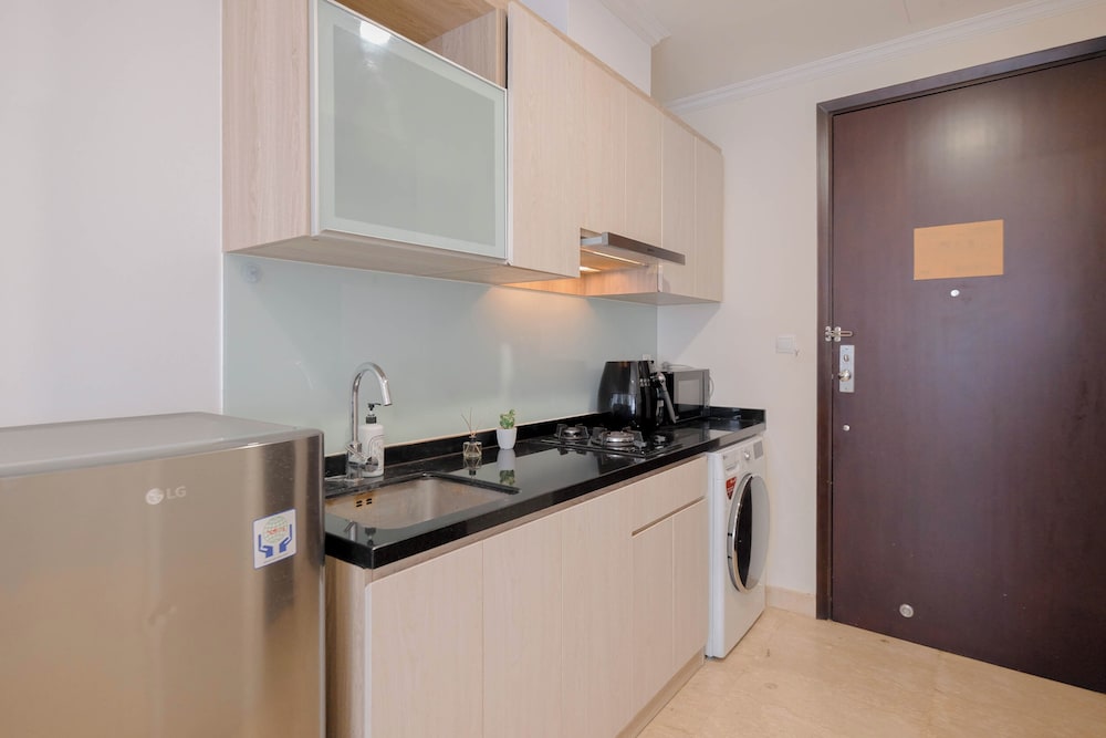 Best Location And Homey Studio At Menteng Park Apartment
