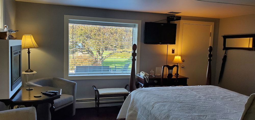 Amherst Shore Country Inn