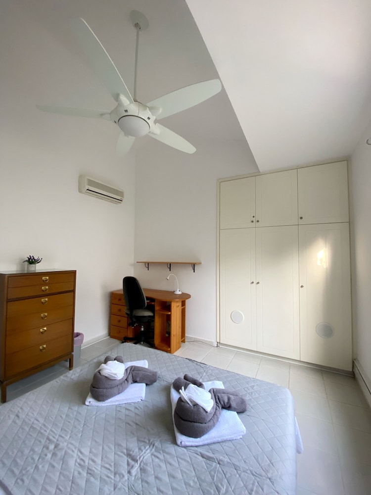 102 PAP - Stay Helios House