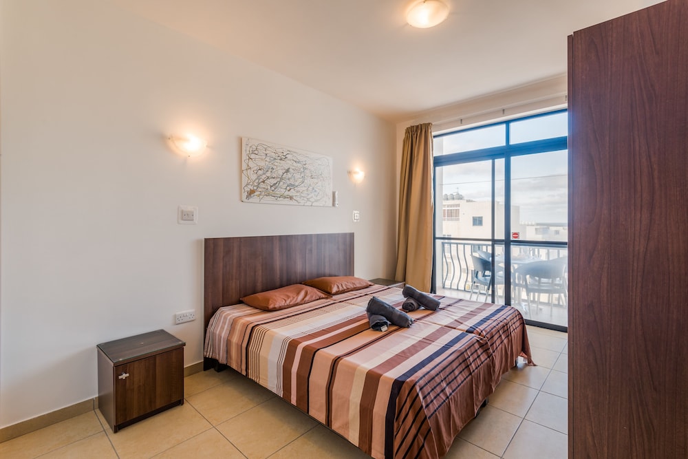 Seashells Self Catering Apartment by Getaways Malta — photo 4