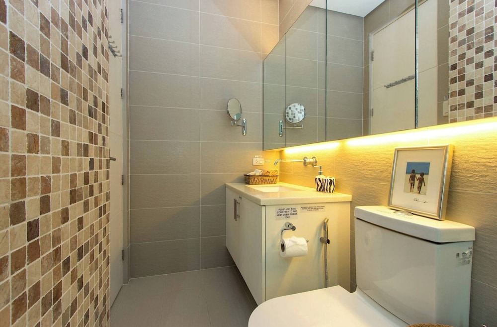 Elegant 2BR Apartment in Upscale Fort BGC Fast Wifi