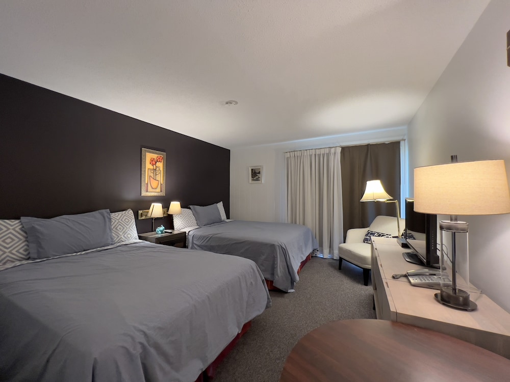 Monashee Motel
