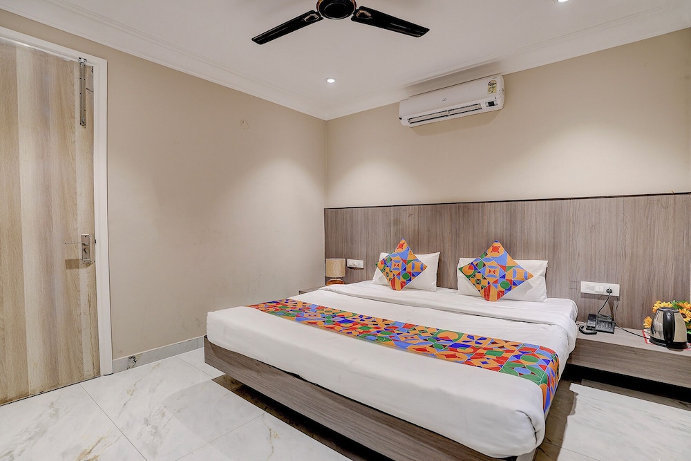 Fabhotel Palm Green