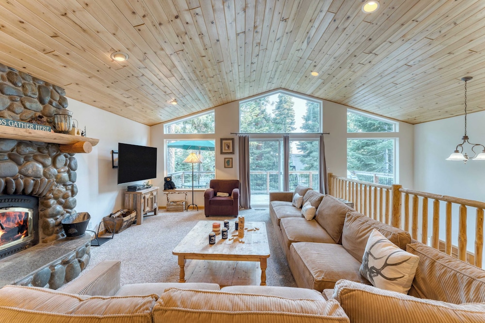 Tahoe Vista by Avantstay Central Location + Patio