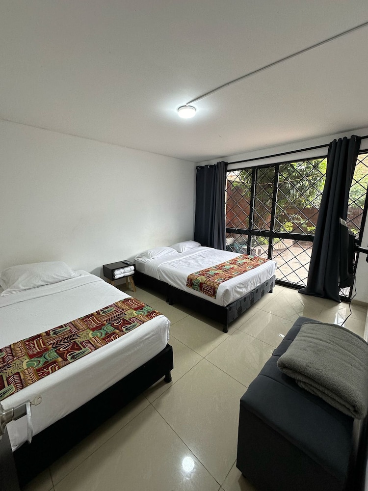 BAMUKA HOSTEL
