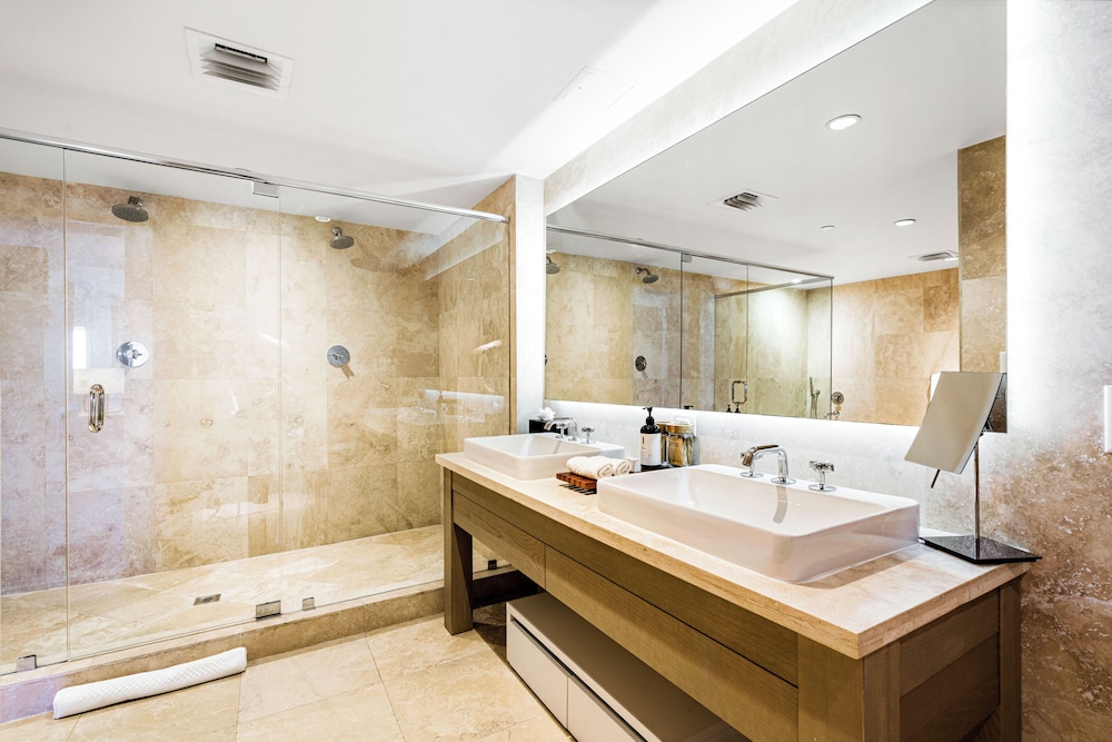 Luxury Vacation Rentals at 1 Hotel & Homes by LRMB