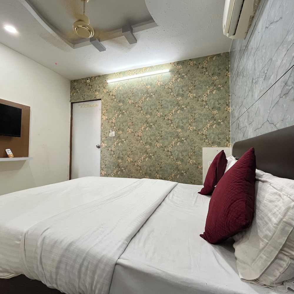 Hotel Radhe Kuudasan