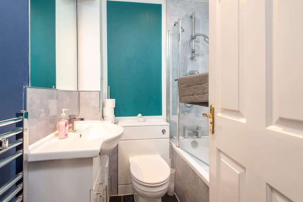 2bed-ground Floor-free Parking