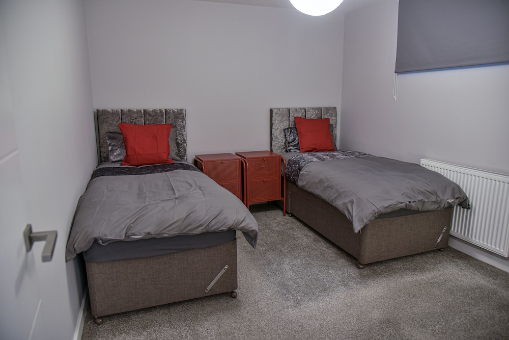Massive 2bd Central Ipswich view 2