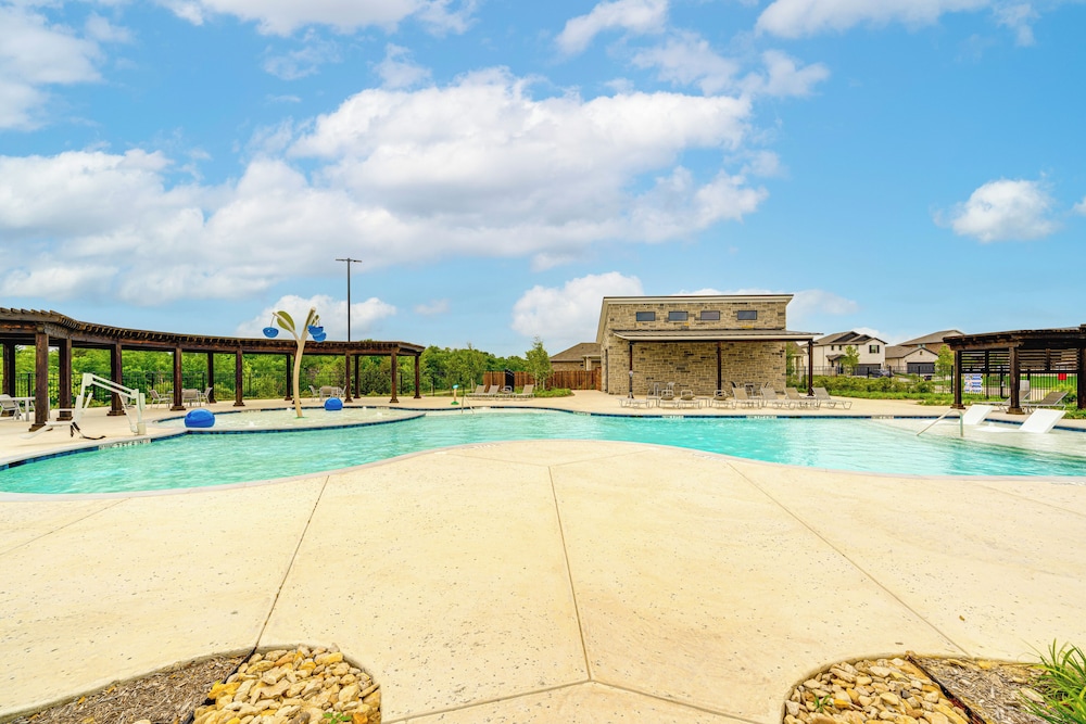 Pool Access: Modern Retreat in Lowry Crossing!