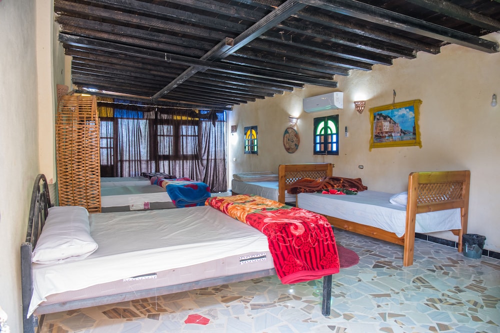 Zad Elmosafer Guest House