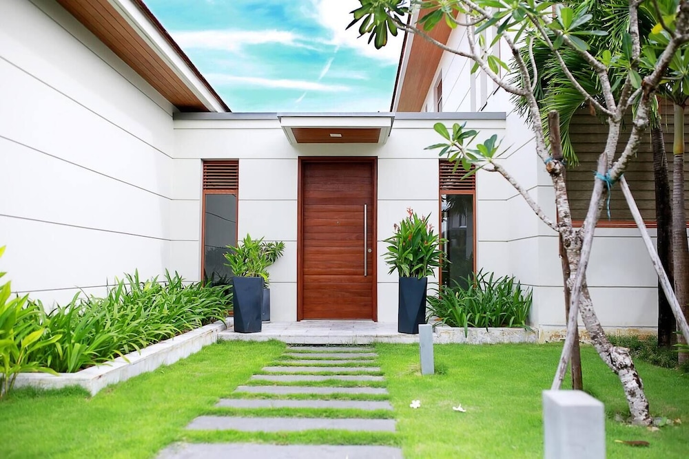 Ocean Villas Beach Resort
