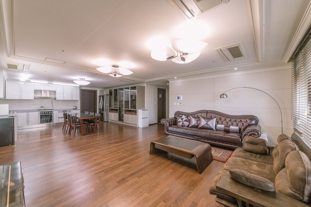 Sejong Party House