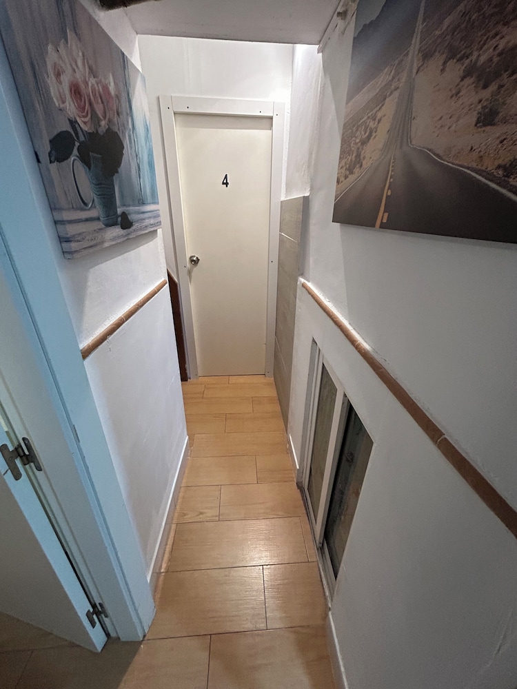 airbhouse private rooms & apartments