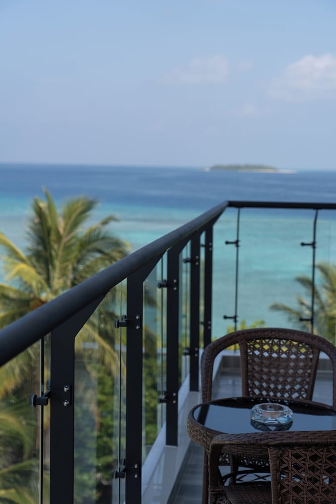 Wings by Hawks Hotels Kamadhoo Baa Atoll