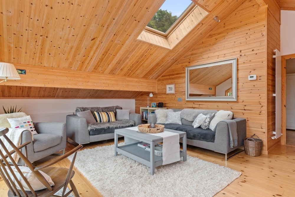 Lodge 5 Longbury - Luxury Lodge Woodland Views Restaurant and Spa Facilites