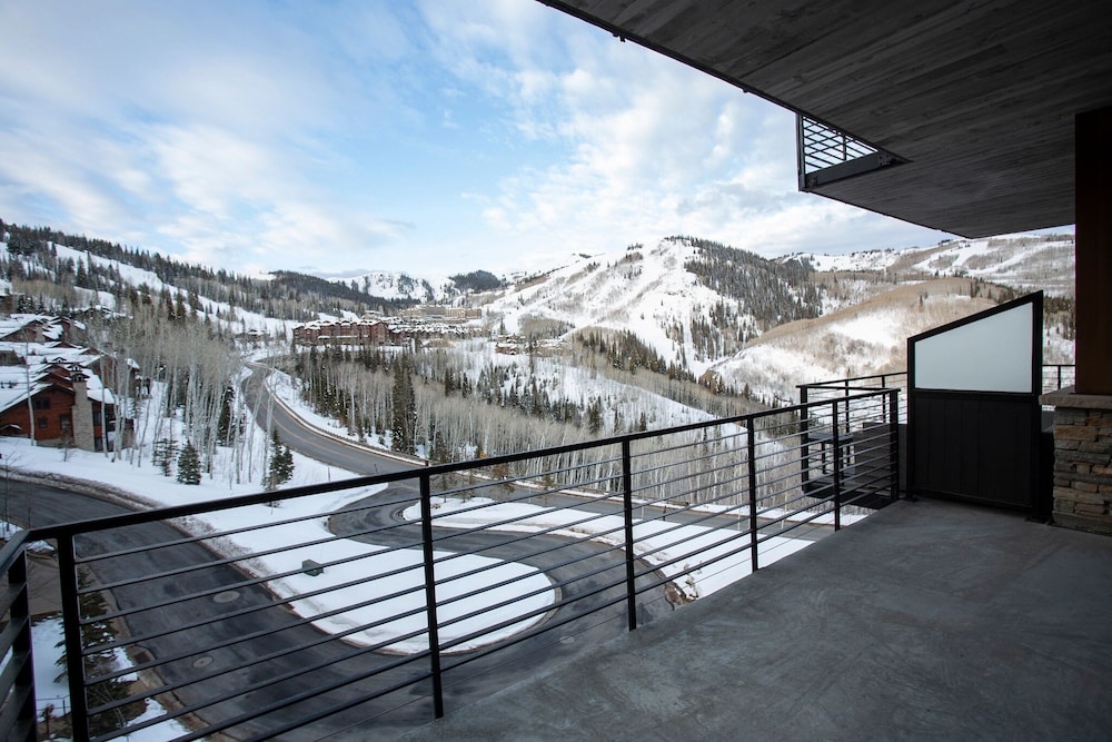 One Empire Pass Lodge at Deer Valley Resort - Three Bedroom Residence #404 3 Condo