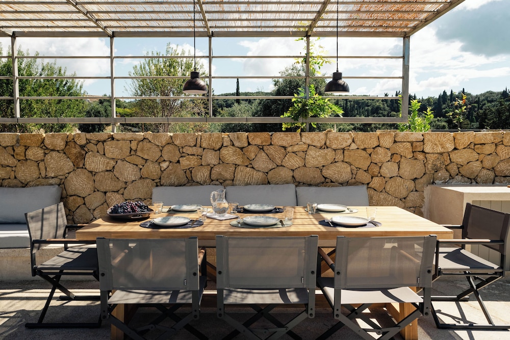Kukutseli Country Living by White Dream