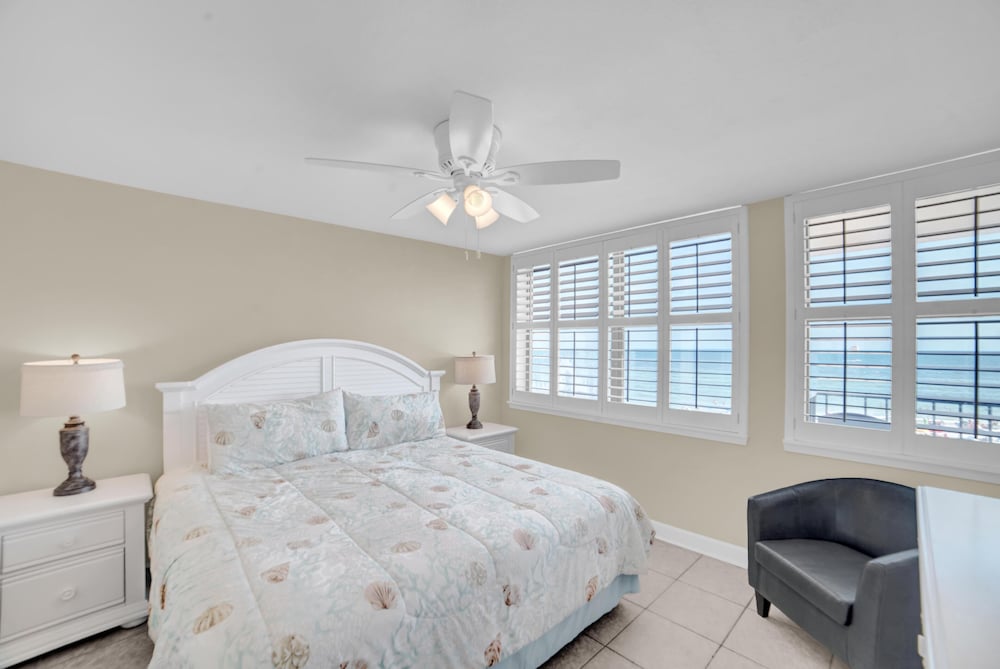 Gulf House 401
