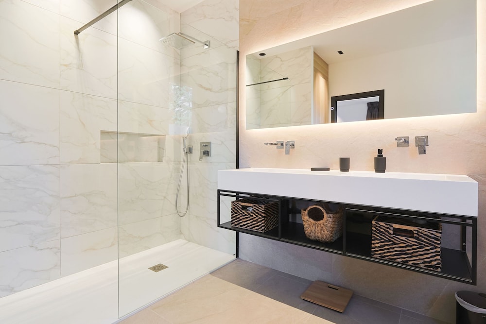 Villa Deva - 5 Bedrooms - Heated Pool