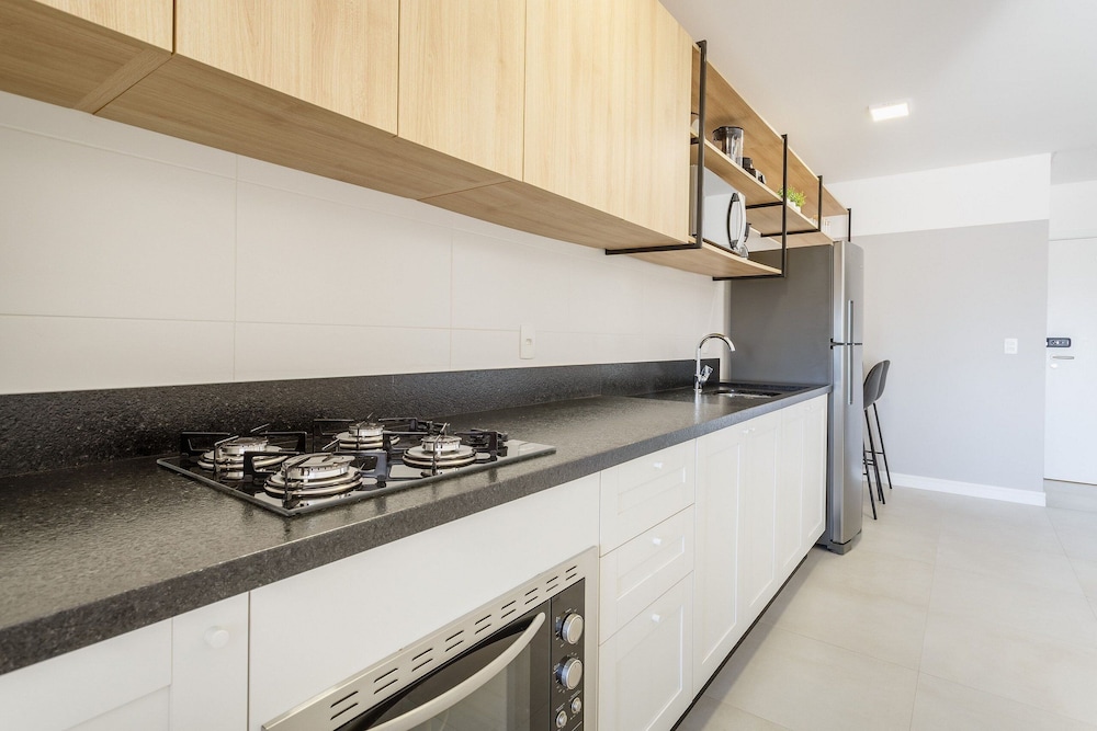 Apartment in the Center With Pool Rri103