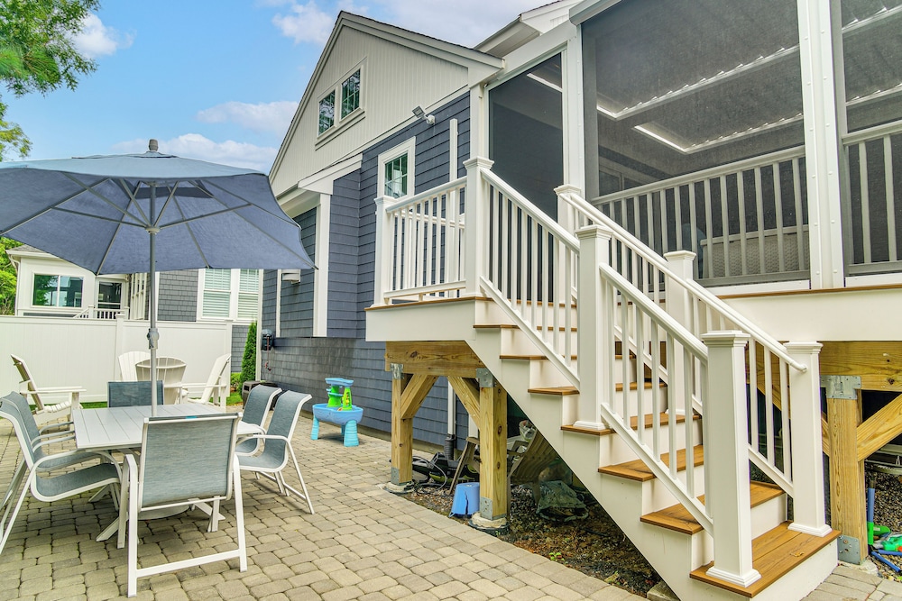 2 Mi to Public Beach Access! Cape Cod Family Home