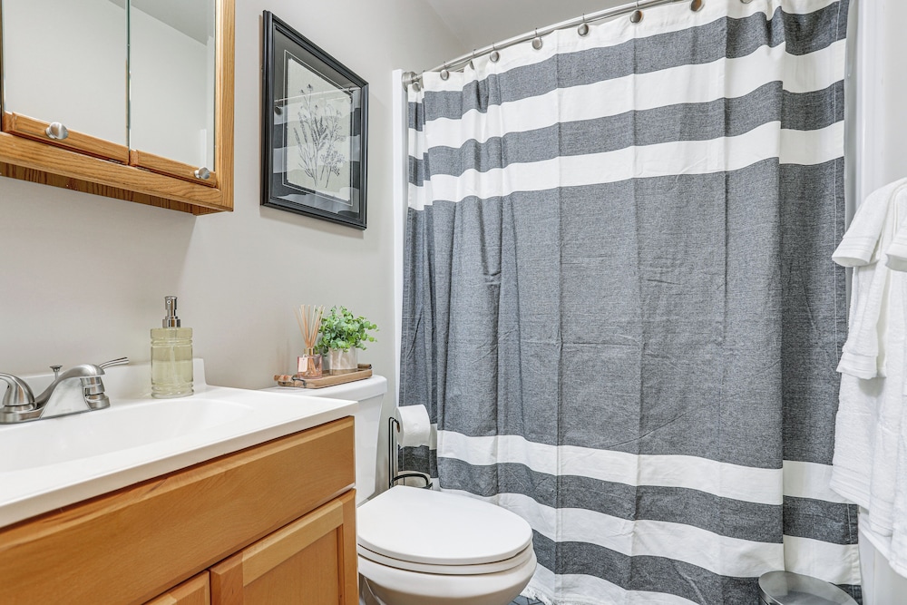 Townhome w/ Patio: 1 Mi to Clearfield Riverwalk