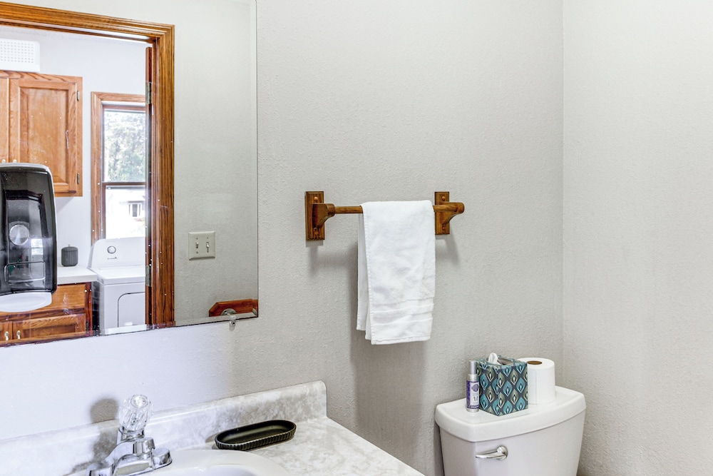 Hot Tub & 2 Recreation Rooms: Spacious Onamia Home