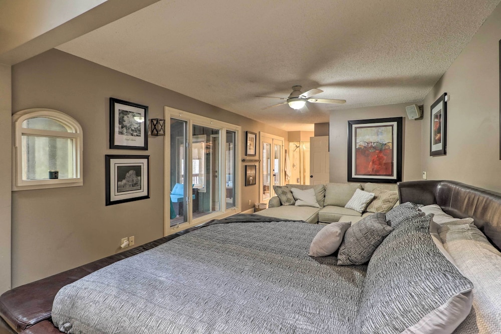 Cozy Conyers Cabin w/ Fireplace & Pool Table! view 3