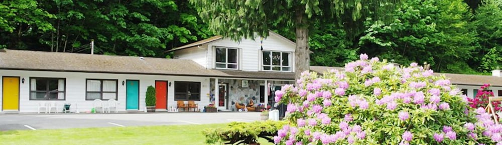 Colonial 900 Motel - Image 1