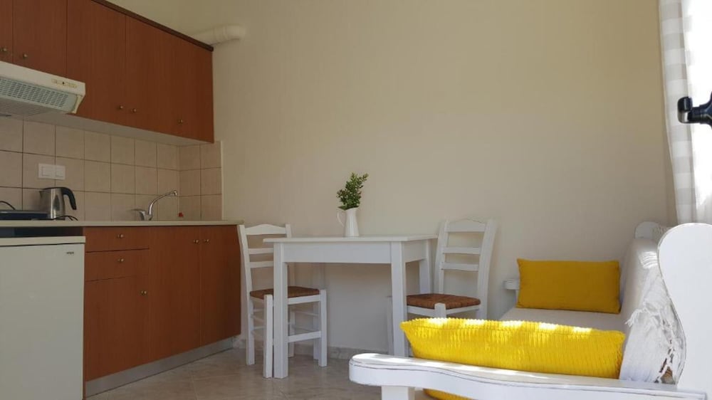 Mear Holiday Home - Cozy Summer Getaway view 3
