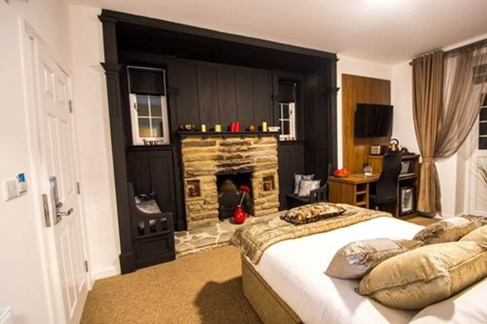 Crawley Vacations - Trivelles Gatwick - Property Image 2