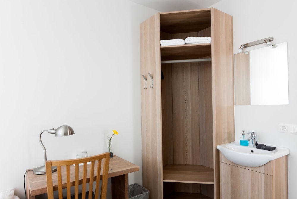 Kef Guesthouse by Keflavík airport