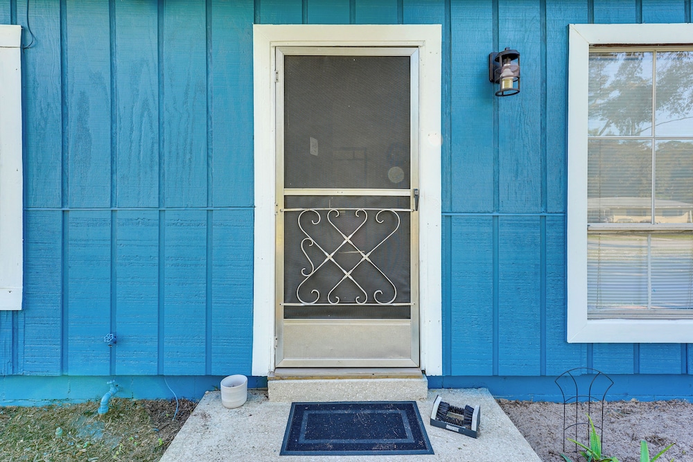 Kayak, Snorkel & More: Quiet Home in High Springs!