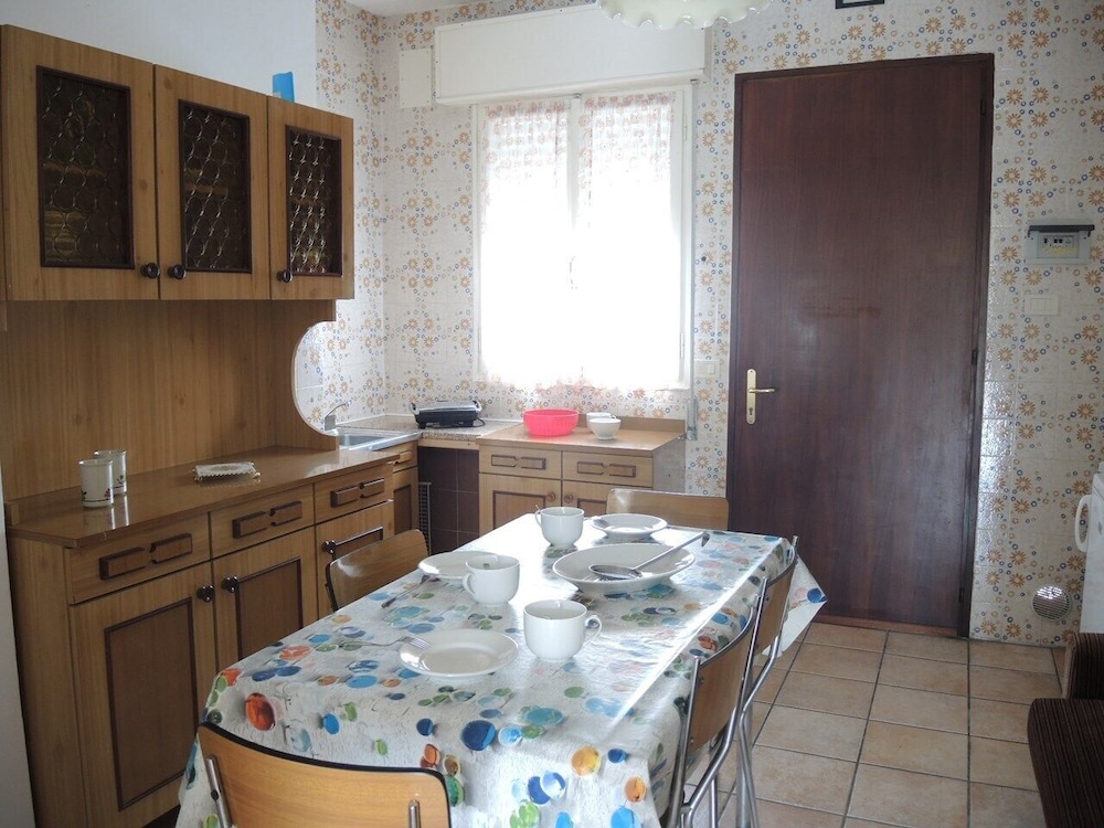 Functional Flat Just 250mt From the Beach