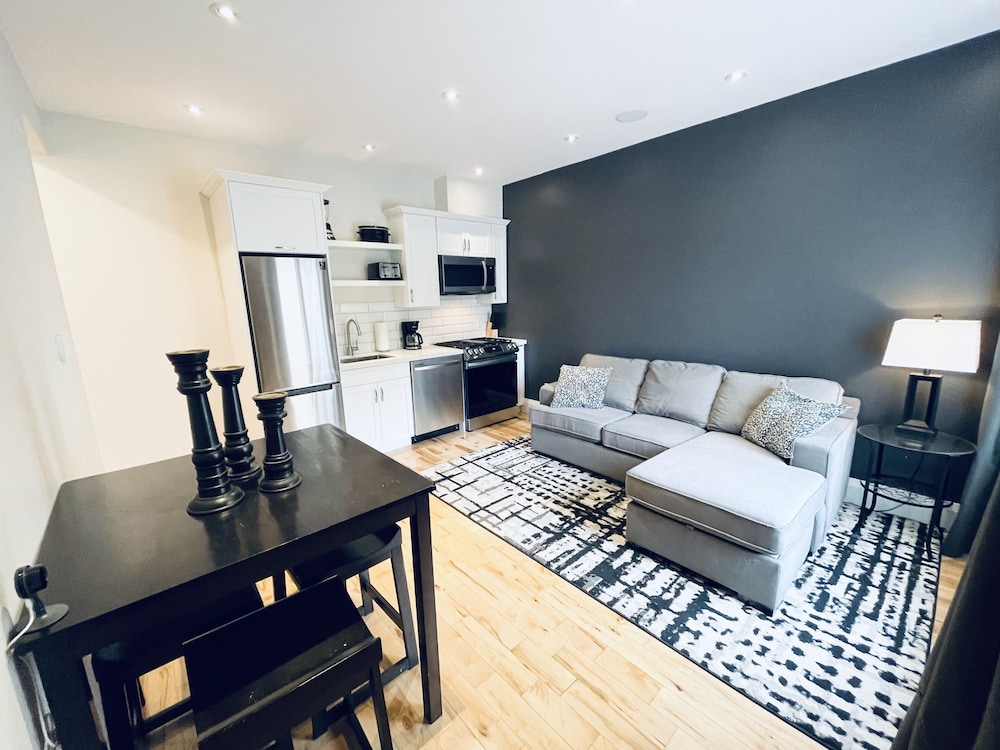 Chic Two Bedroom Downtown Condo-0