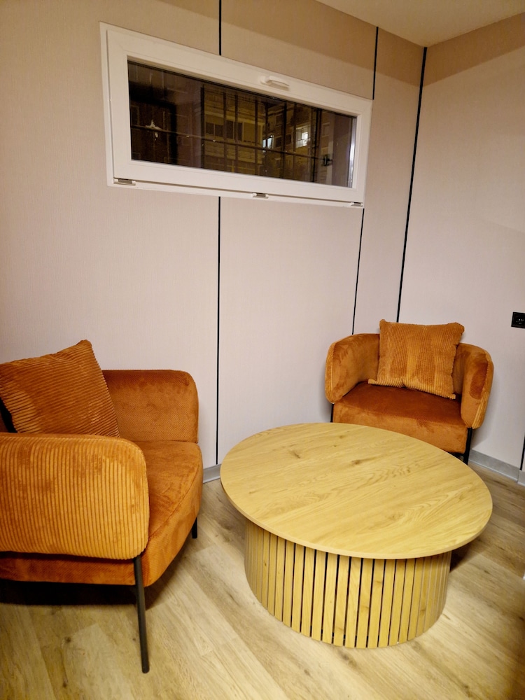 Velvet Hostel Business