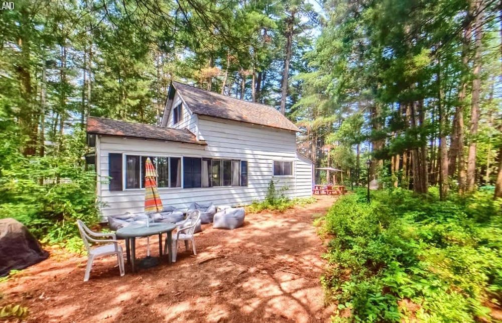 The Stabbin Cabin Grant Island w Boat Hottub Pet