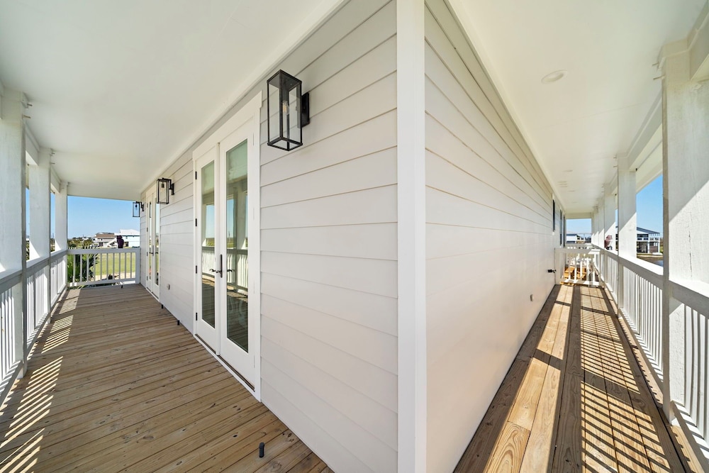 Pelican Perch by Ryson Vacation Rentals